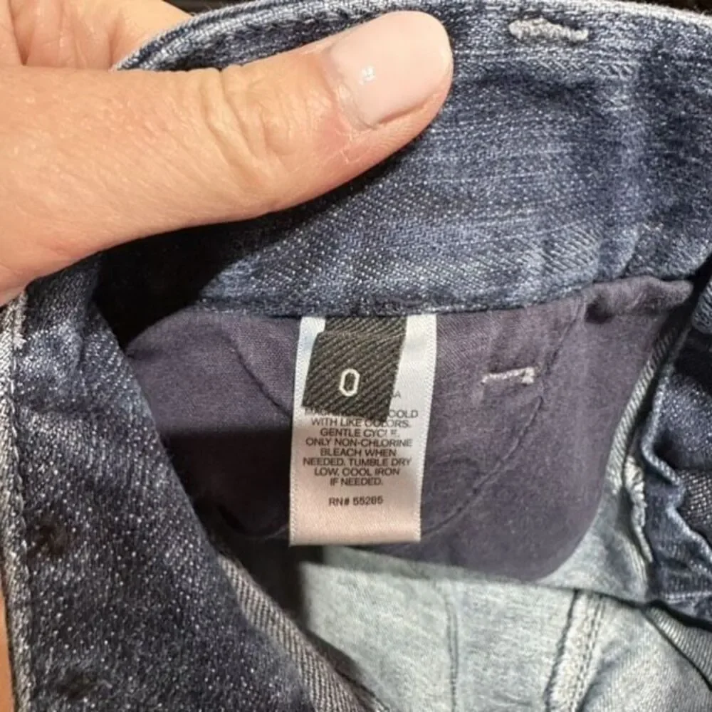 Express Women’s Mid Rise Dark Wash Cuffed Denim Shorts Size 0 - Picture 4 of 8